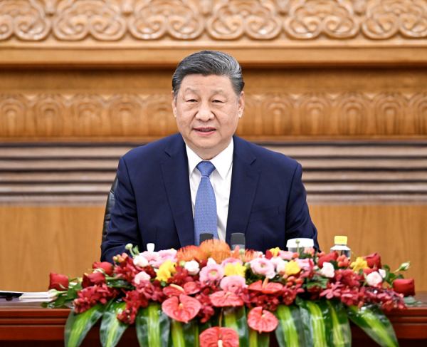 President Xi Jinping Meets with Representatives of International Business Community